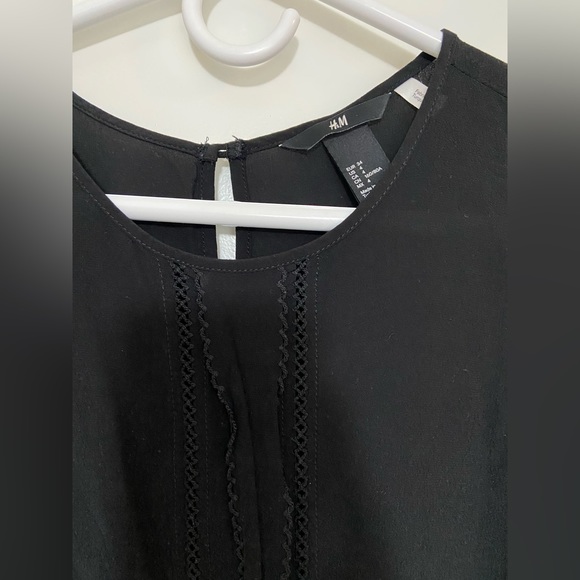 H&M BLACK SLEEVELESS PEPLUM TOP - Picture 9 of 9